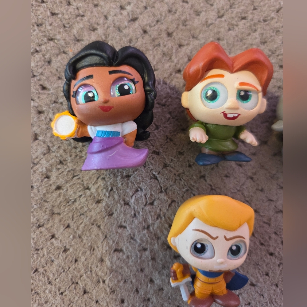 Disney Doorables The Hunchback of Notre Dame Lot Of 4! Series 12 Preowned - Picture 3 of 13